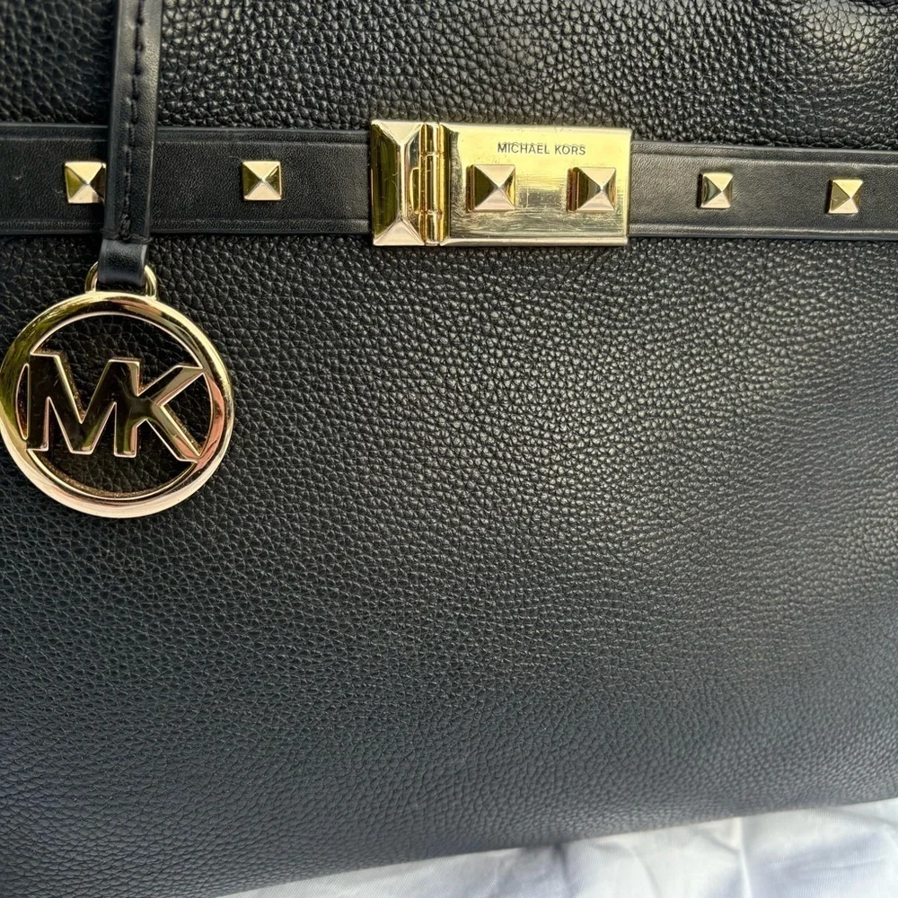 Michael Kors Addison Black and Gold Elegant Shoulder Bag